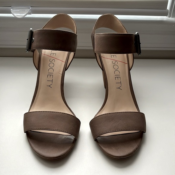 LAST CHANCE - NWOT Sole Society Sandals Taupe Size 8.5 - Picture 2 of 8